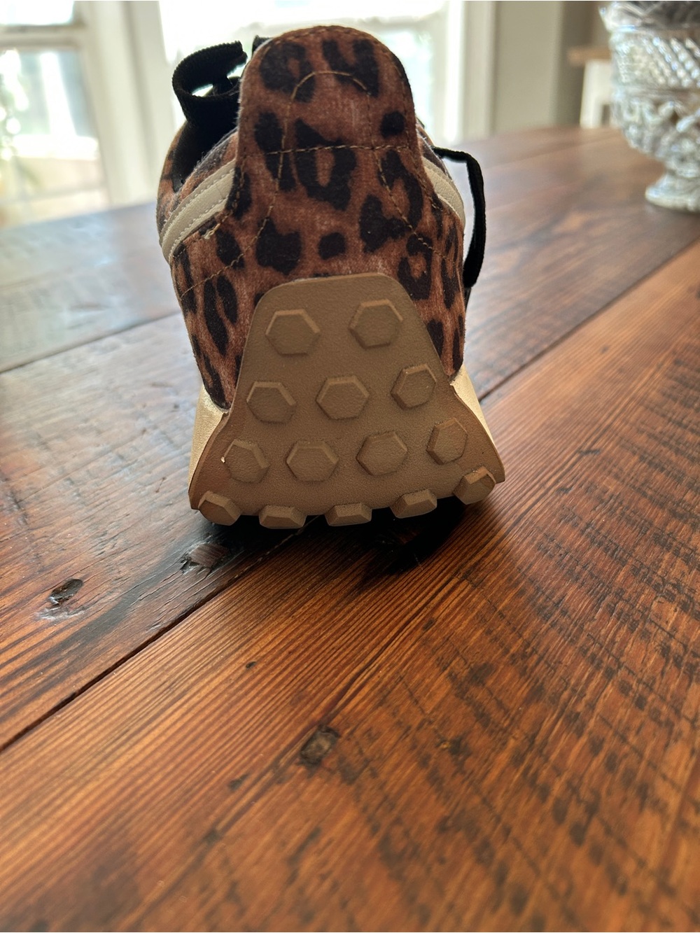 Dolce Vita size 8.5 Leopard Print Athletic Sneakers - Brown/Black - Picture 6 of 9